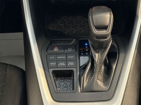 Used 2023 Toyota RAV4 XLE image 21