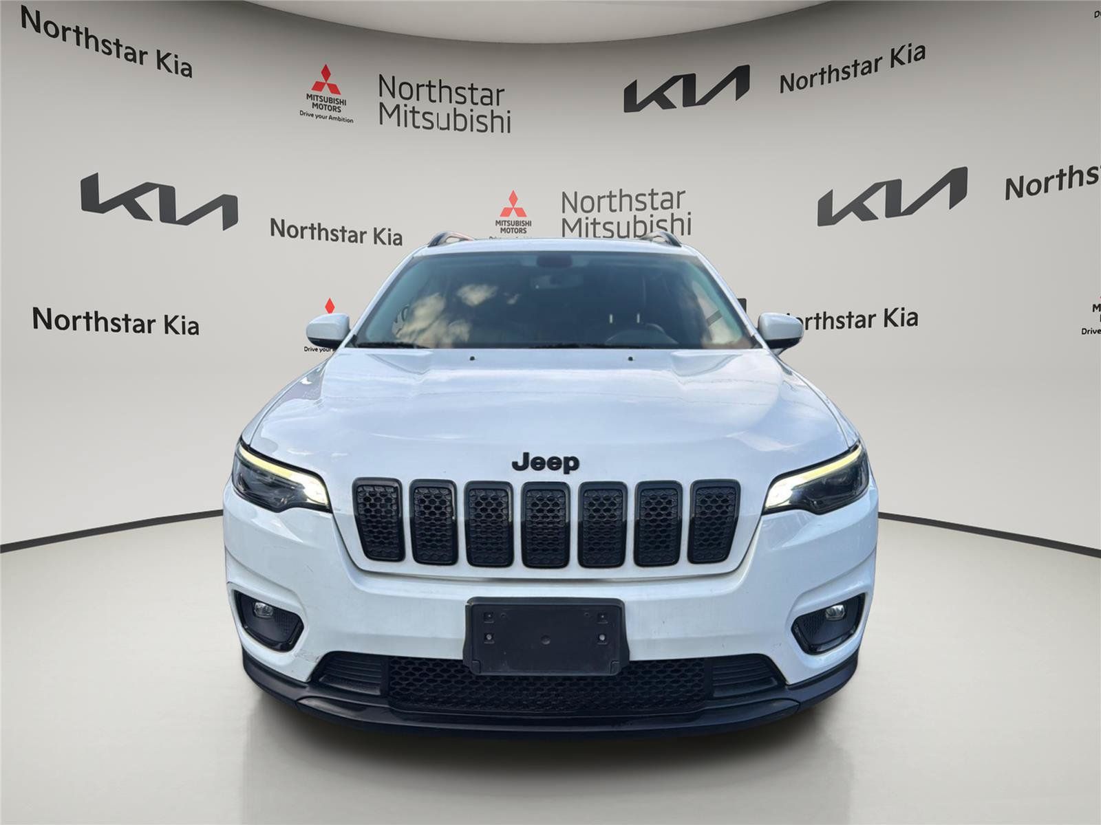 Used 2020 Jeep Cherokee Latitude Plus AWD/4WD image 8