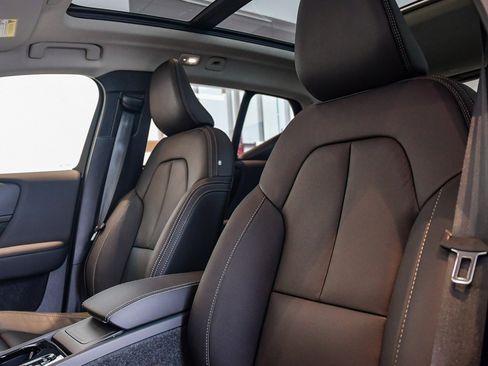 New 2025 Volvo XC40 B5 Ultra w/ Climate Package image 20