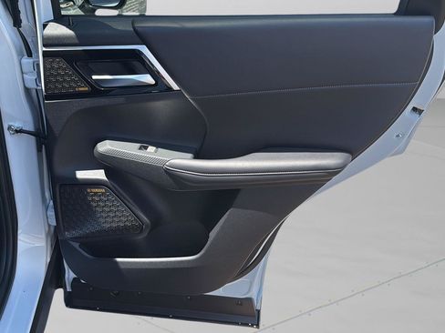 New 2026 Mitsubishi Outlander SE FWD image 31