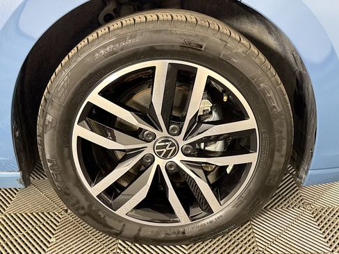 Used 2025 Volkswagen Jetta SE FWD image 30