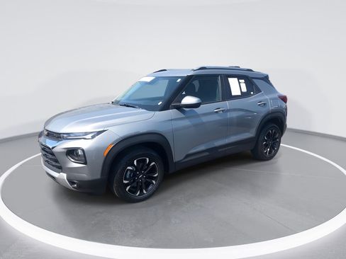 Used 2023 Chevrolet TrailBlazer LT FWD image 4