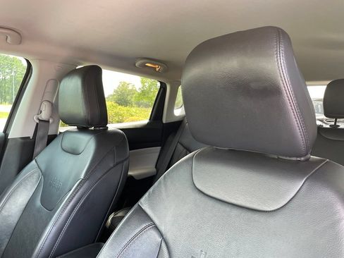 Used 2022 Jeep Compass Limited AWD/4WD image 22