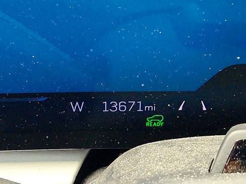 Used 2023 Cadillac Lyriq AWD image 15