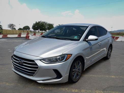 Used 2017 Hyundai Elantra SE FWD image 5