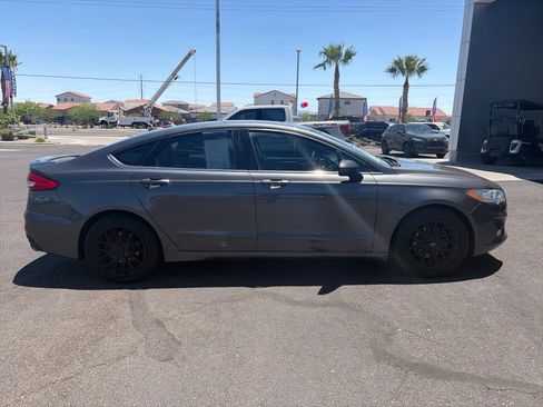 Used 2019 Ford Fusion SE w/ Equipment Group 151A FWD image 6
