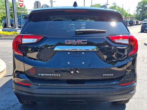 Used 2023 GMC Terrain SLE w/ Driver Convenience Package AWD/4WD image 5
