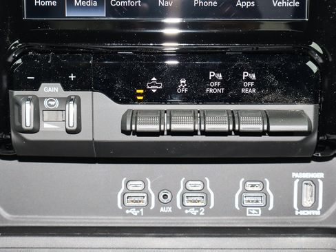 New 2026 RAM 1500 Limited w/ Off Road Group image 23