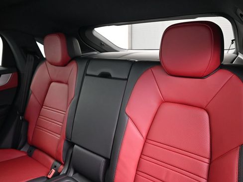 Certified 2026 Porsche Cayenne Coupe AWD/4WD image 6