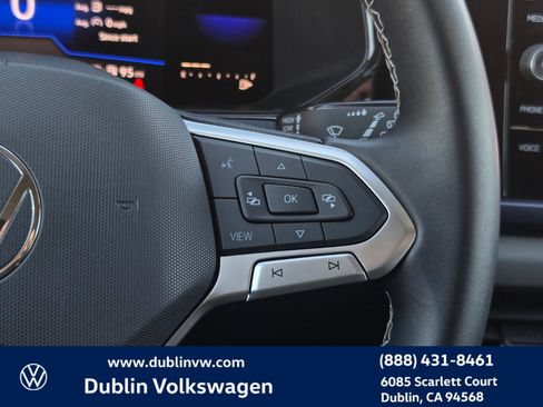 Certified 2022 Volkswagen Taos SE image 18