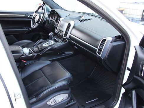 Used 2018 Porsche Cayenne GTS AWD/4WD image 11