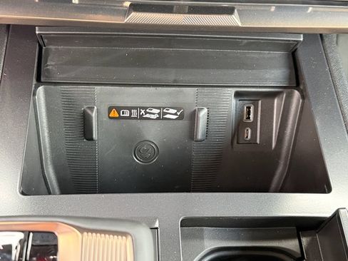 New 2025 GMC Hummer EV 2X w/ LPO, Dark Essentials Package AWD/4WD image 27