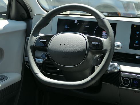 Used 2024 Hyundai Ioniq 5 SEL RWD image 24