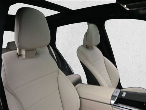 Certified 2025 Mercedes-Benz GLC 300 4MATIC image 28