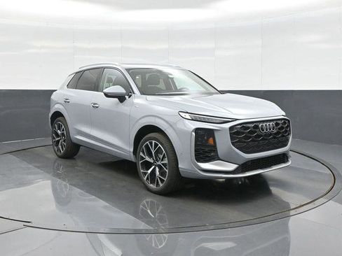 New 2026 Audi Q3 quattro 2.0T AWD/4WD image 1