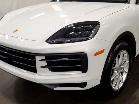 New 2026 Porsche Cayenne image 32
