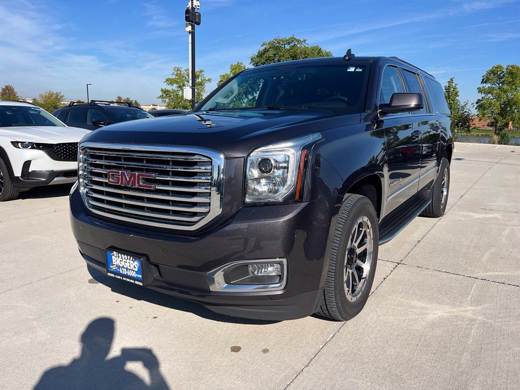 Used 2018 GMC Yukon XL SLT w/ Premium Edition AWD/4WD image 4
