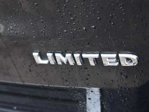 Used 2019 Jeep Grand Cherokee Limited w/ Trailer Tow Group IV AWD/4WD image 17