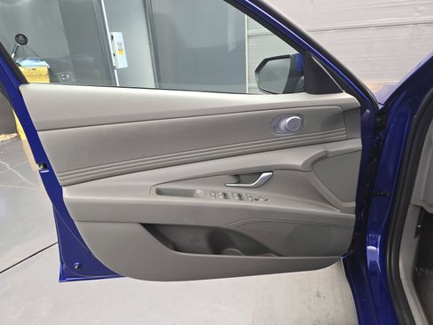 Used 2023 Hyundai Elantra SEL w/ Convenience Package FWD image 21