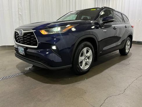 Certified 2021 Toyota Highlander LE AWD/4WD image 26