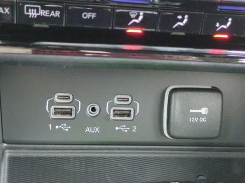 Certified 2025 Jeep Grand Cherokee L Altitude AWD/4WD image 32