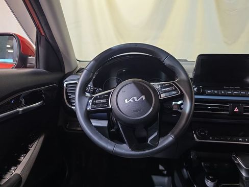 Used 2022 Kia Seltos S AWD/4WD image 11