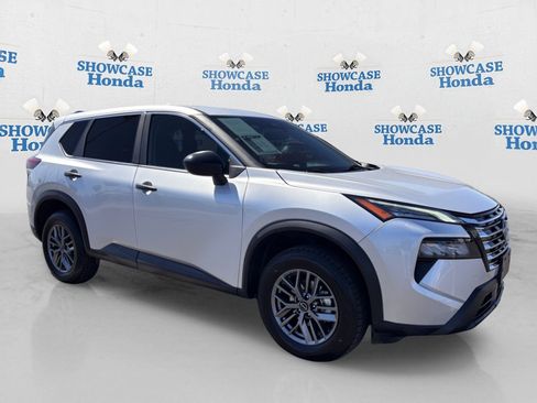 Used 2024 Nissan Rogue S AWD/4WD image 10