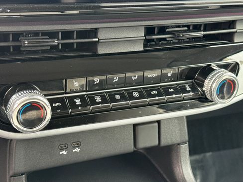 Used 2024 Honda Prologue Touring image 18