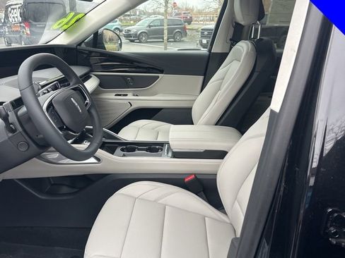 New 2026 Lincoln Nautilus Premier image 14