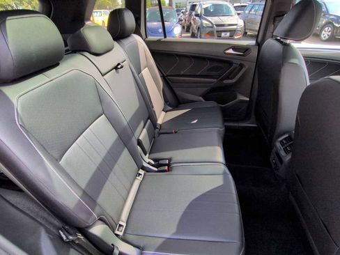 Used 2023 Volkswagen Tiguan SE R-Line image 21