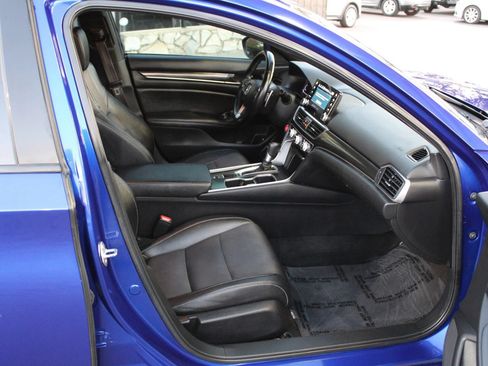 Used 2019 Honda Accord Sport image 10