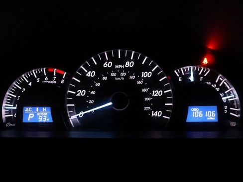 Used 2013 Toyota Camry SE w/ Leather Pkg FWD image 35