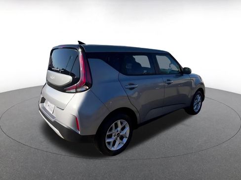 Used 2025 Kia Soul LX w/ LX Technology Package image 14