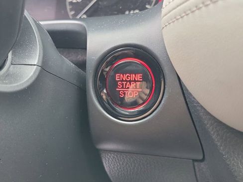 Certified 2023 Honda HR-V LX image 29