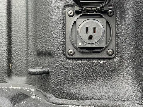 Used 2025 Chevrolet Silverado 2500 High Country w/ High Country Premium Package image 13