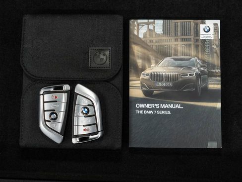 Used 2022 BMW 750i xDrive AWD/4WD image 58