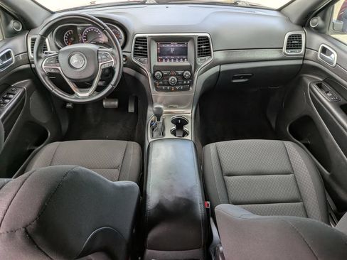 Used 2018 Jeep Grand Cherokee Laredo RWD image 15
