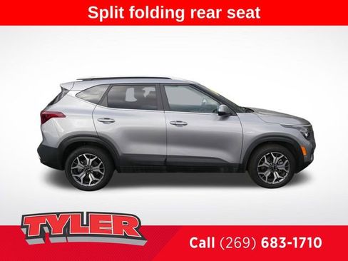 Used 2023 Kia Seltos EX image 9