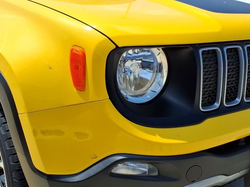 Used 2023 Jeep Renegade Latitude AWD/4WD image 4