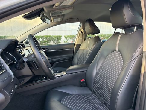 Used 2020 Toyota Camry SE FWD image 9
