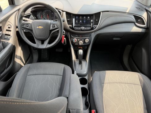 Used 2019 Chevrolet Trax LT w/ LPO, Protection Package AWD/4WD image 9