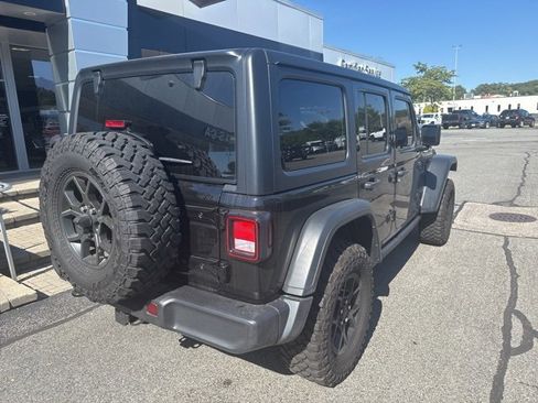 Used 2024 Jeep Wrangler Willys image 8