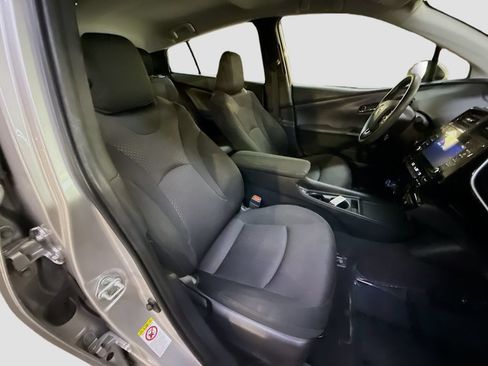 Used 2022 Toyota Prius LE FWD image 30