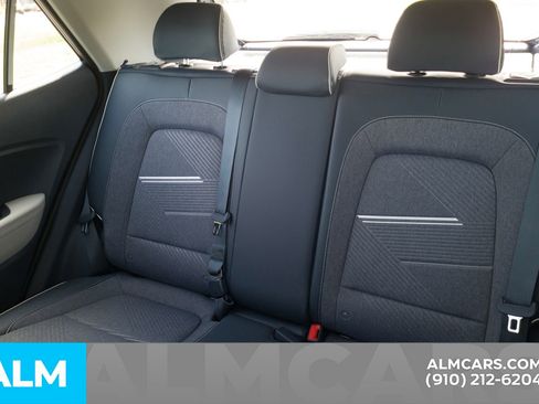 Used 2025 Hyundai Venue Limited image 16