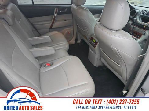 Used 2012 Toyota Highlander Limited image 12