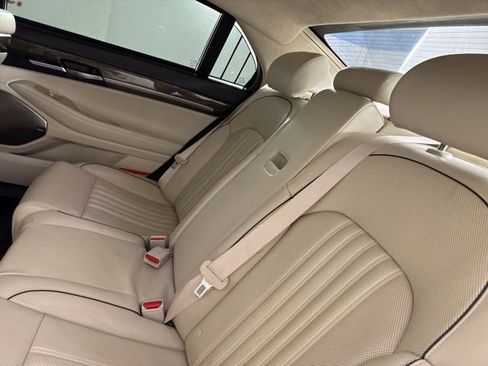 Used 2017 Genesis G90 3.3T Premium image 13