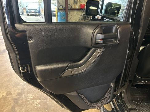 Used 2016 Jeep Wrangler Unlimited Sport image 17