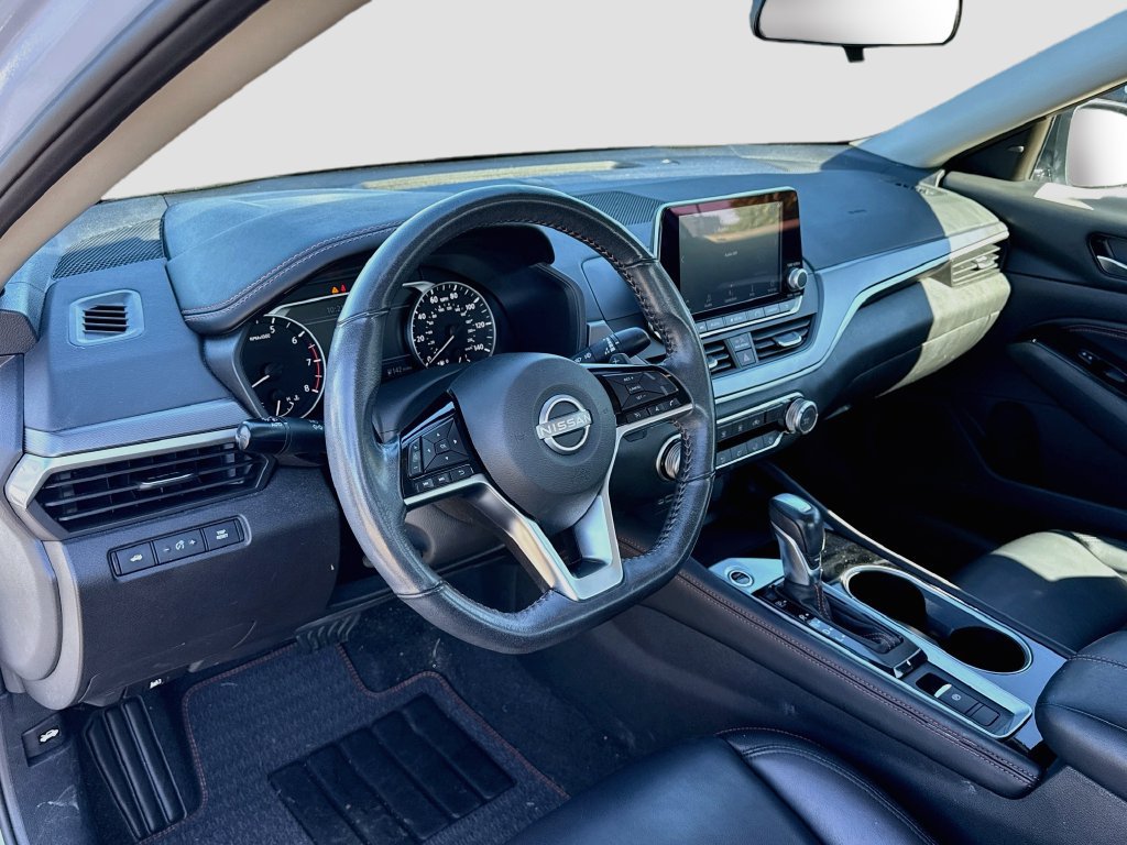 Used 2023 Nissan Altima 2.5 SR AWD/4WD image 9