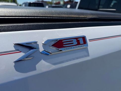 Used 2023 GMC Sierra 1500 SLT w/ SLT Premium Package AWD/4WD image 16