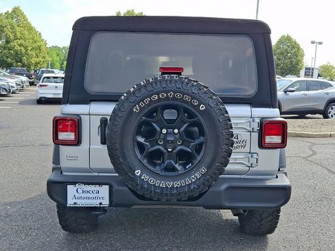 Used 2022 Jeep Wrangler Sport AWD/4WD image 7